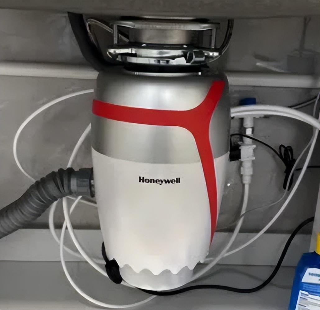 建议各位:若不差钱,厨房添置这4样家电,能让幸福感加倍提升__家电加倍样厨房能添置感应灯吗