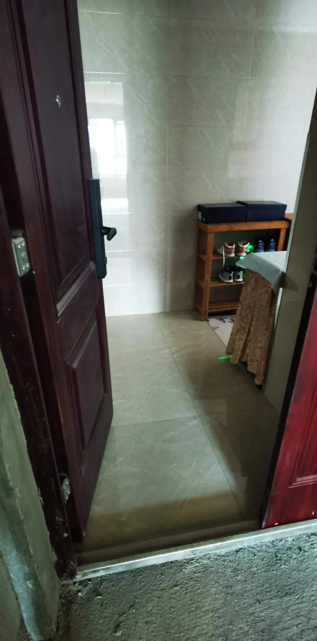 邻居占用过道公共空间_邻居占用公共走廊面积如何起诉_