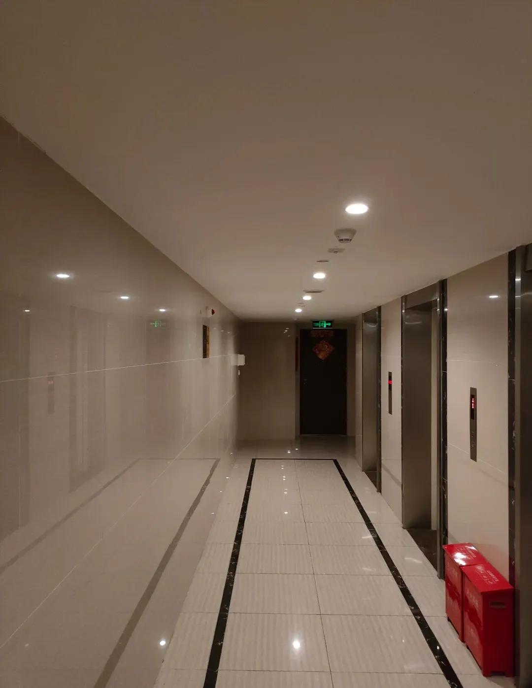 邻居占用公共走廊面积如何起诉__邻居占用过道公共空间