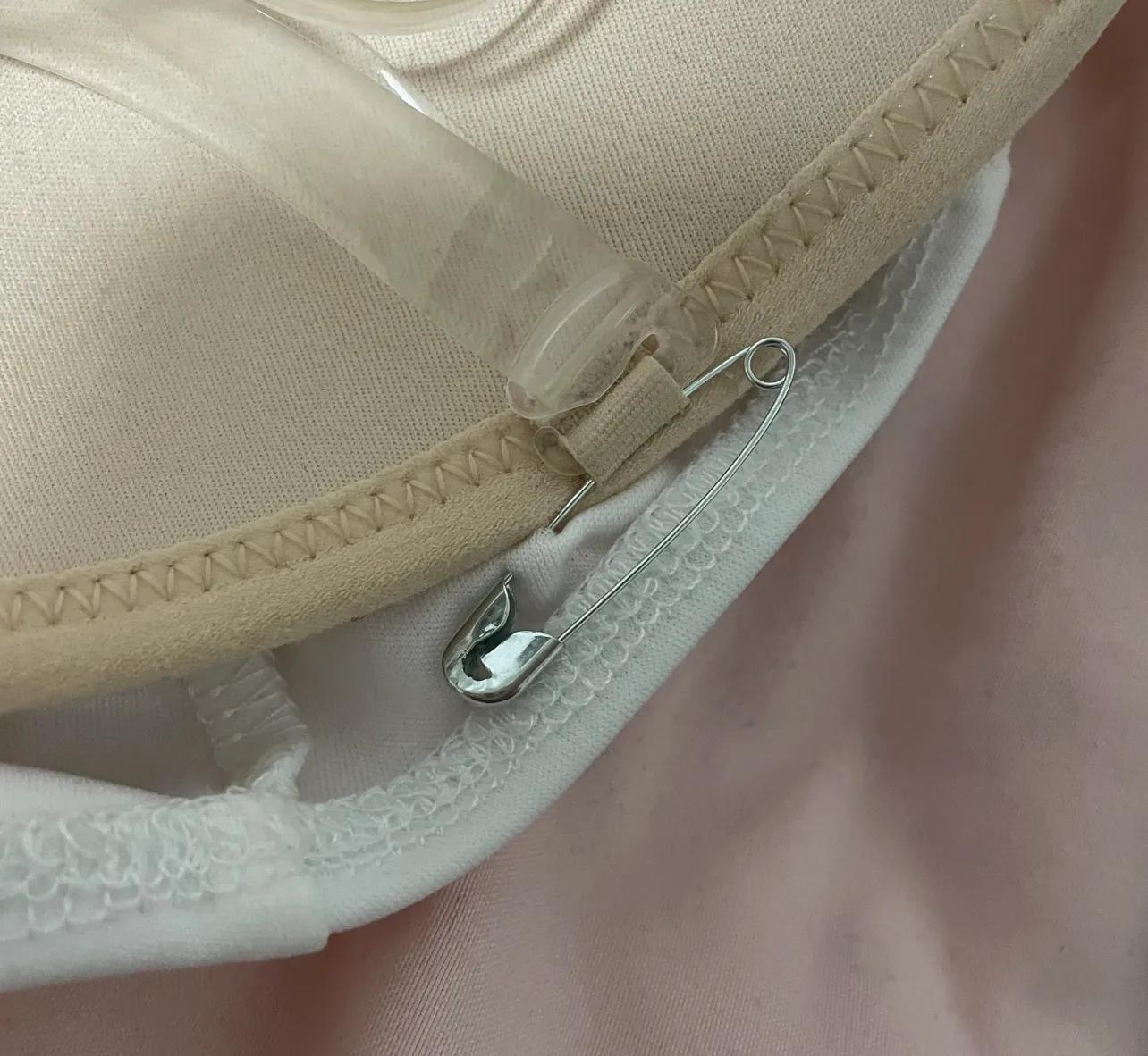 冬天穿速干内衣会冷吗__内衣扔的到处都是