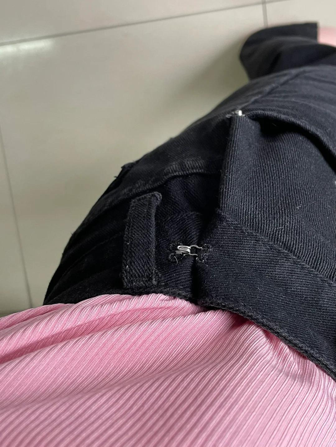 冬天穿速干内衣会冷吗__内衣扔的到处都是