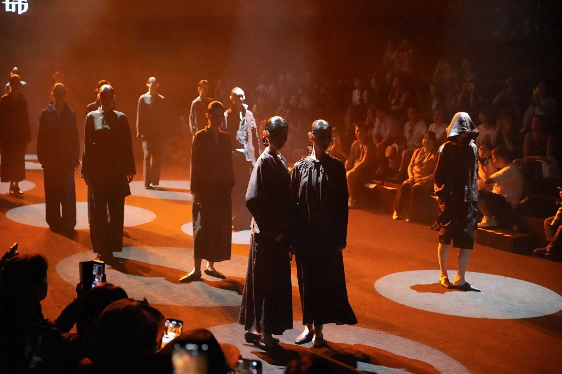 _直播服装货源_直播间衣服货源