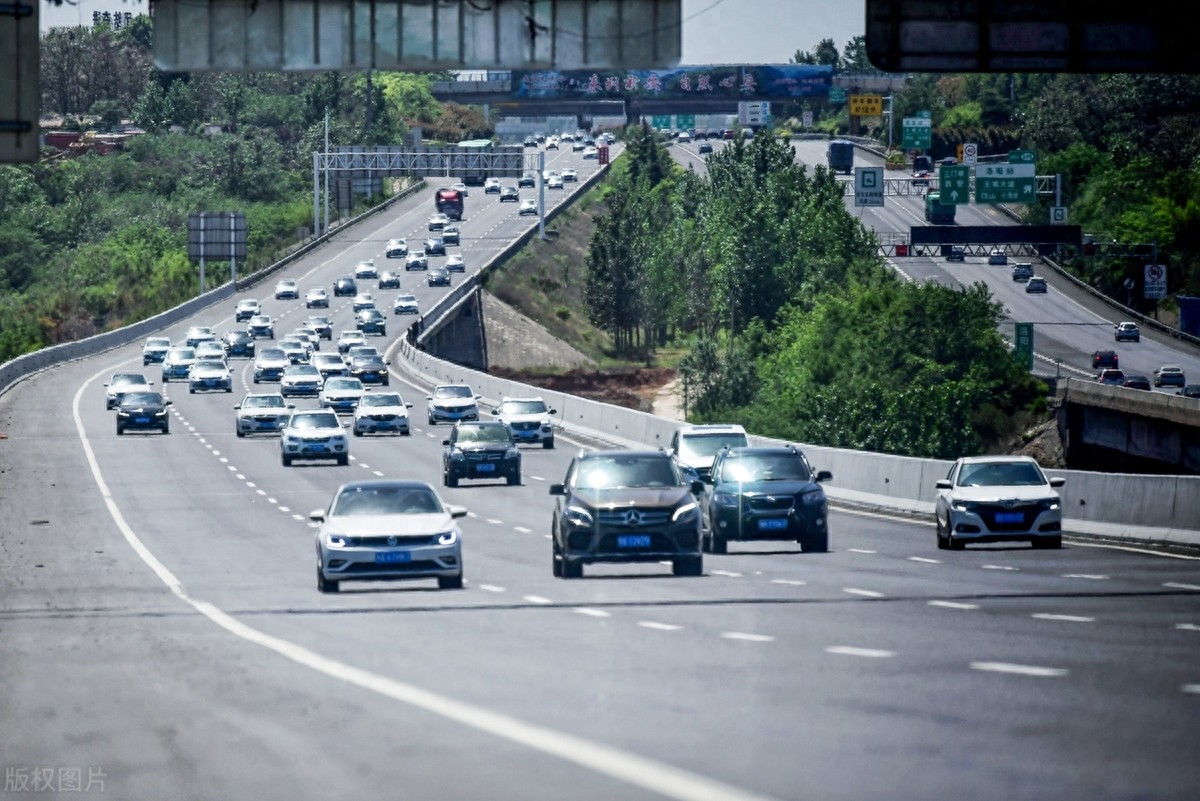 _中国汽车为什么敢越卖越贵?生活水平提高了?美媒研究透露了端倪_中国汽车为什么敢越卖越贵?生活水平提高了?美媒研究透露了端倪