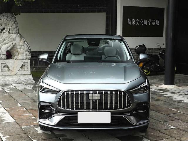 年轻人的第一台AMG，车长超2米8，续航1700km，要火-有驾