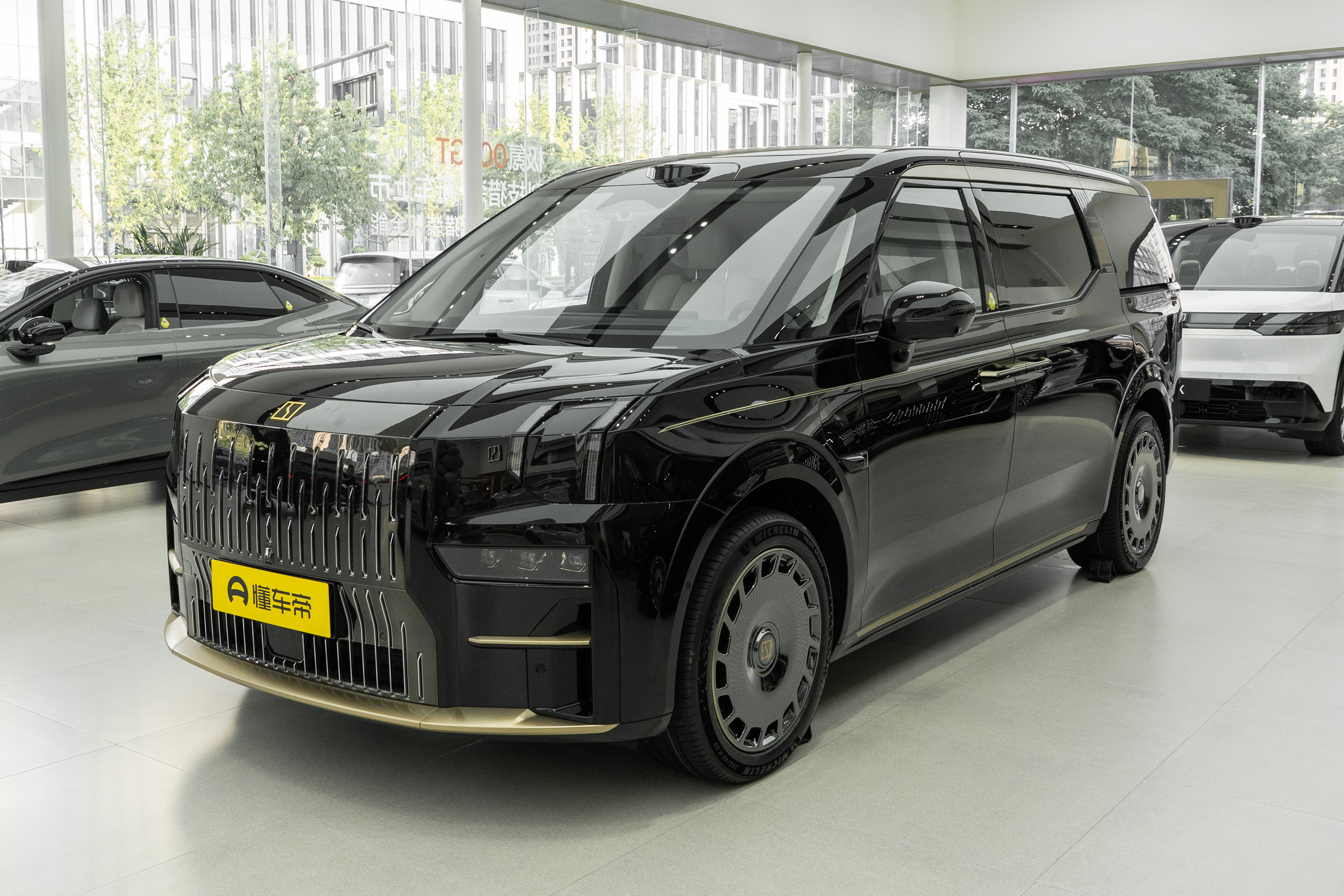 新车 | 2026年国产/纯电中大型MPV 奔驰VLE伪装原型车亮相慕尼黑车展__新车 | 2026年国产/纯电中大型MPV 奔驰VLE伪装原型车亮相慕尼黑车展