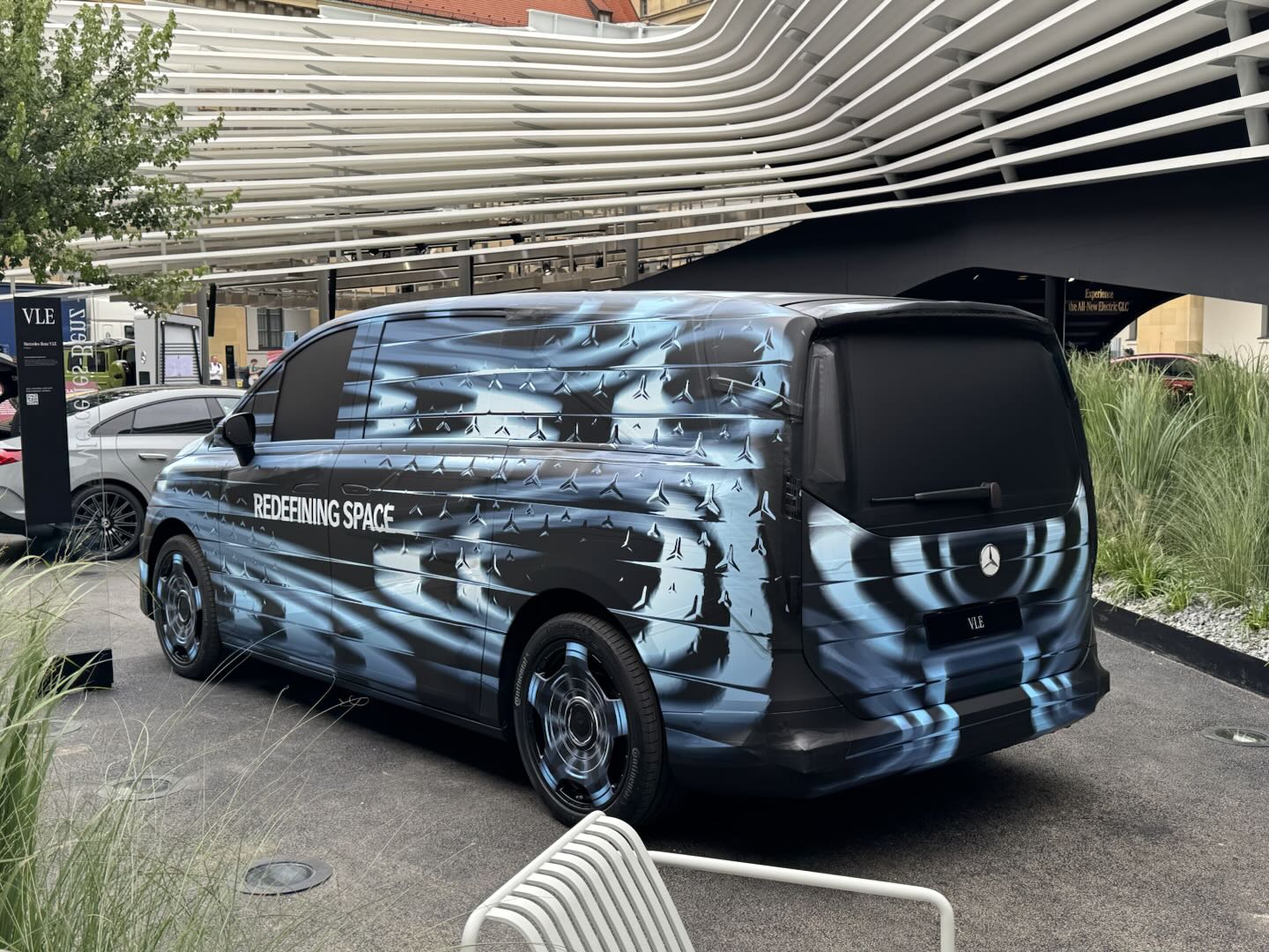 新车 | 2026年国产/纯电中大型MPV 奔驰VLE伪装原型车亮相慕尼黑车展__新车 | 2026年国产/纯电中大型MPV 奔驰VLE伪装原型车亮相慕尼黑车展