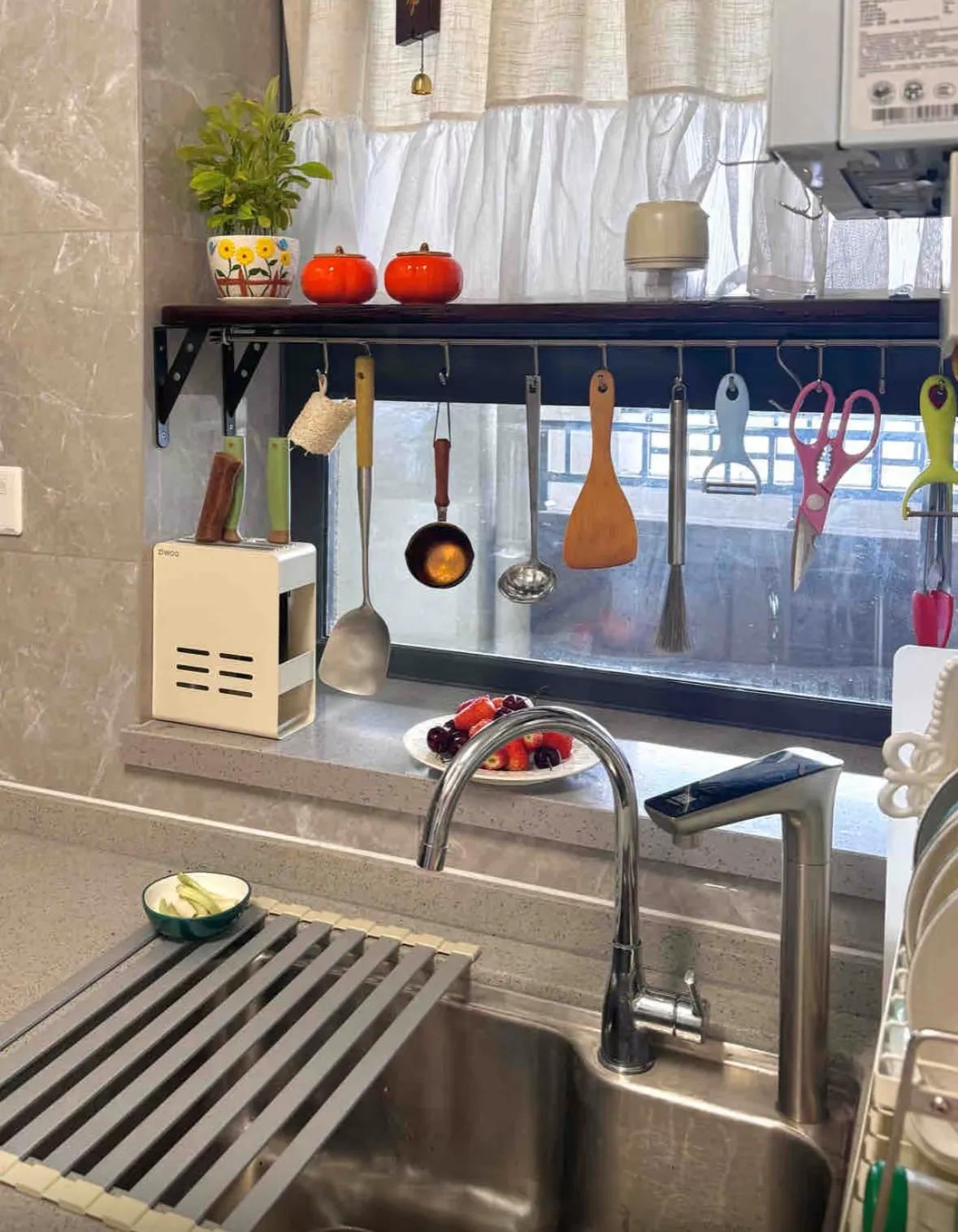 被网友的“收纳智慧”折服了!不花啥钱,厨房就能井井有条!__被网友的“收纳智慧”折服了!不花啥钱,厨房就能井井有条!