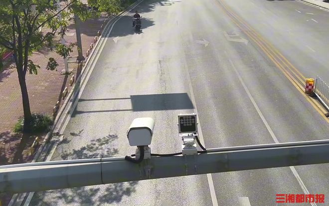 严重的违章行为_抓拍违反交通规则的_