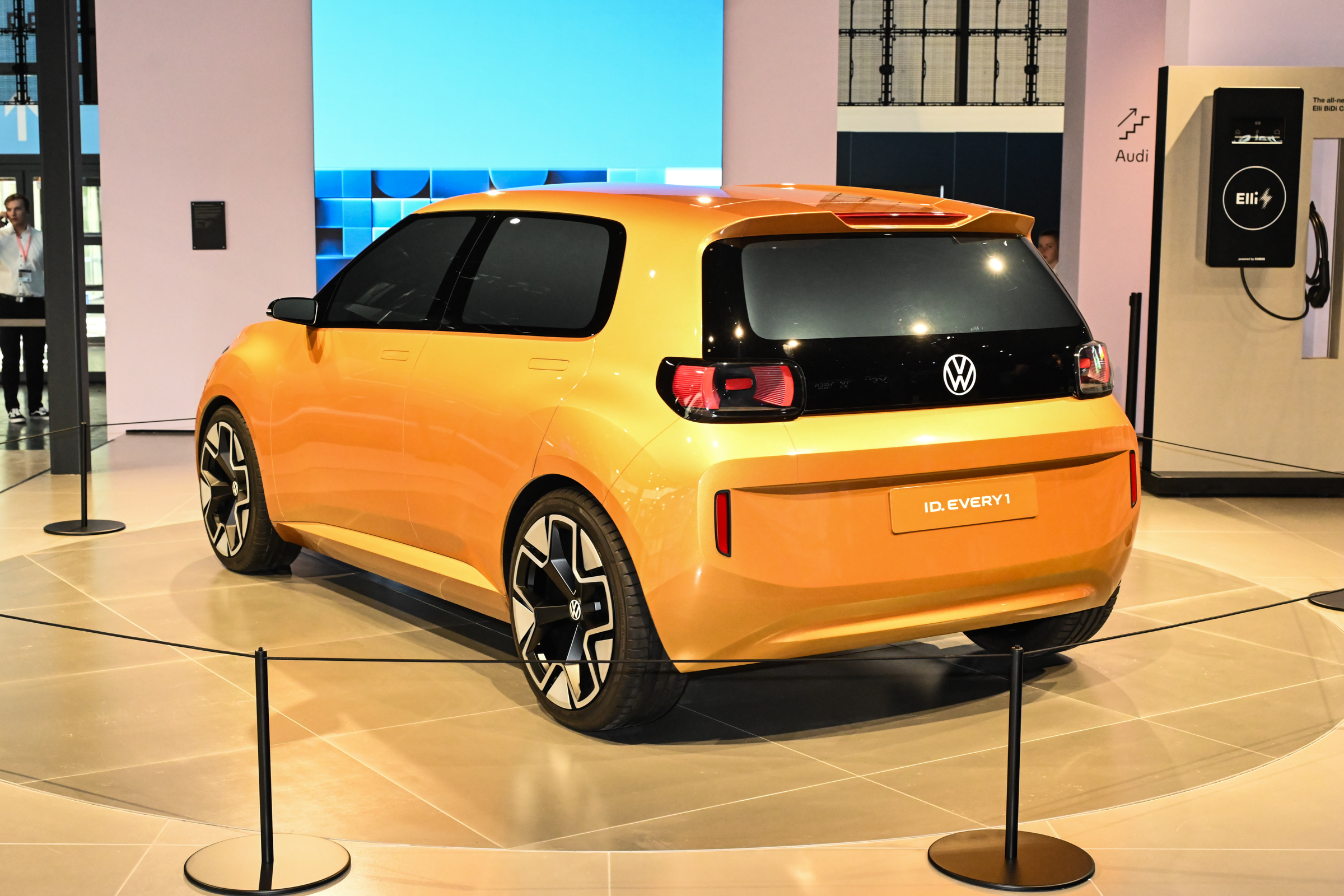 大众电瓶汽车什么价_大众小电动_