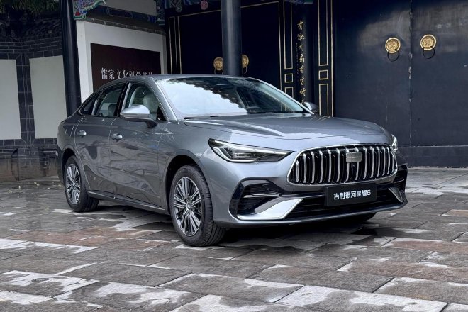 新能源神车来了 静态体验吉利银河星耀6