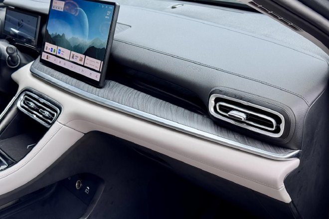 新能源神车来了 静态体验吉利银河星耀6