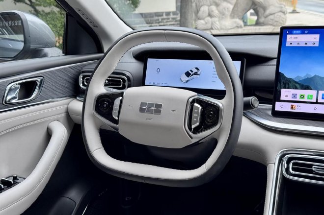 新能源神车来了 静态体验吉利银河星耀6