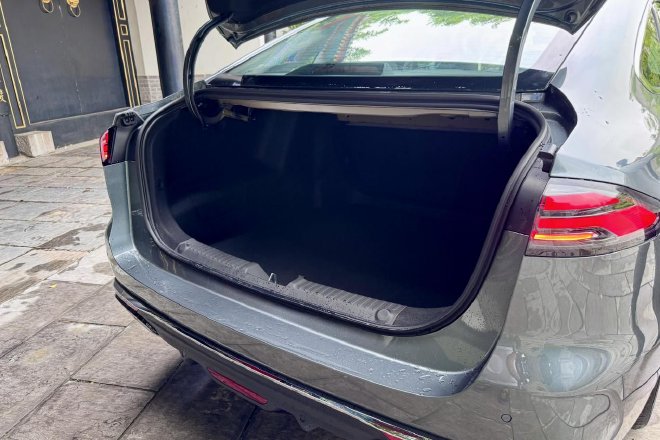 新能源神车来了 静态体验吉利银河星耀6