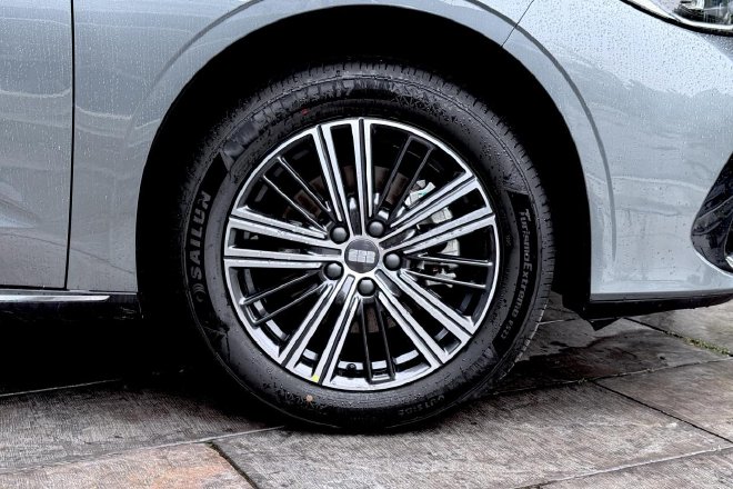 新能源神车来了 静态体验吉利银河星耀6