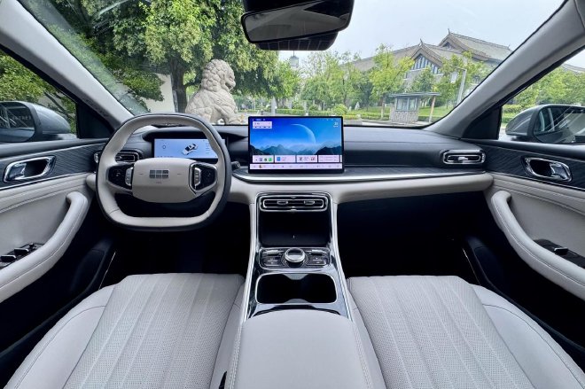 新能源神车来了 静态体验吉利银河星耀6