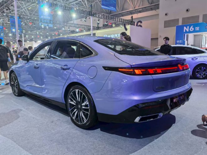 限时售价7.29-8.49万元 长安第四代逸动正式上市