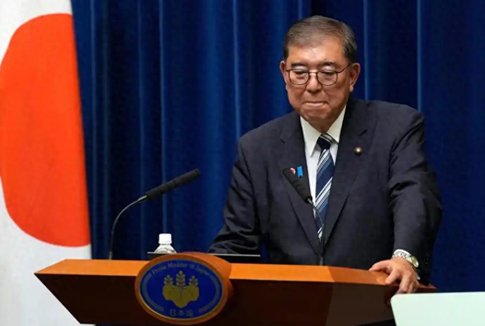 石破茂被同僚轮番“劝退”,日本政坛又将“六年换七相”?_石破茂被同僚轮番“劝退”,日本政坛又将“六年换七相”?_