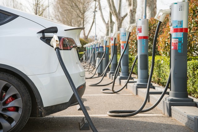 美女去修车遇到修车师傅__修车学徒师傅骂你