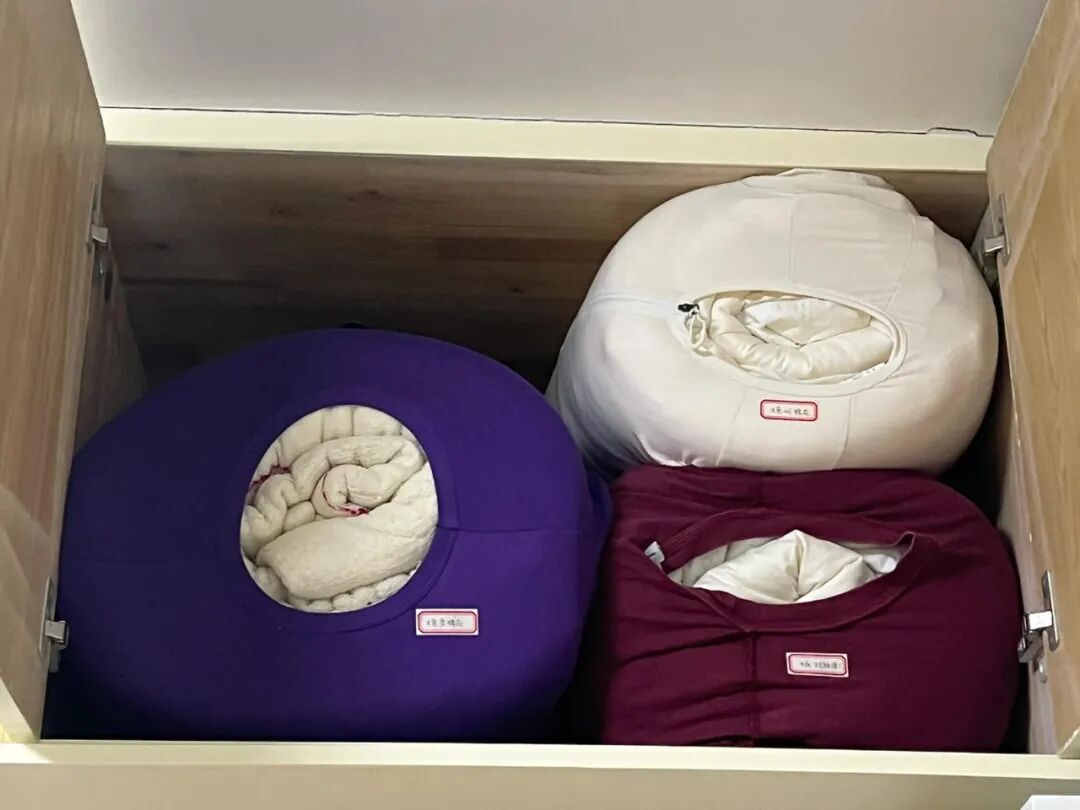 被中年阿姨的“衣柜收纳”折服了,换个思路,家里就井井有条!_被中年阿姨的“衣柜收纳”折服了,换个思路,家里就井井有条!_