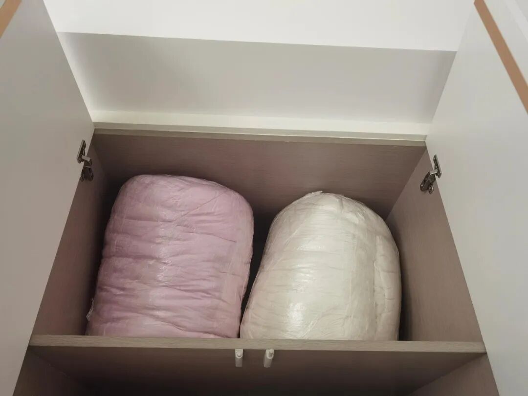 _被中年阿姨的“衣柜收纳”折服了,换个思路,家里就井井有条!_被中年阿姨的“衣柜收纳”折服了,换个思路,家里就井井有条!