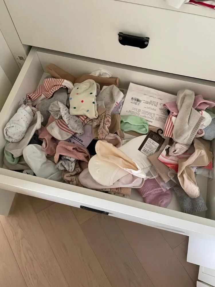 被中年阿姨的“衣柜收纳”折服了,换个思路,家里就井井有条!_被中年阿姨的“衣柜收纳”折服了,换个思路,家里就井井有条!_