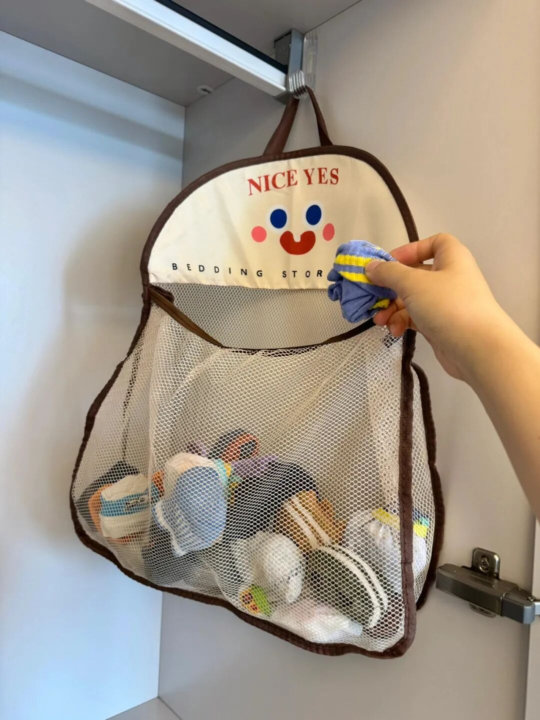 _被中年阿姨的“衣柜收纳”折服了,换个思路,家里就井井有条!_被中年阿姨的“衣柜收纳”折服了,换个思路,家里就井井有条!