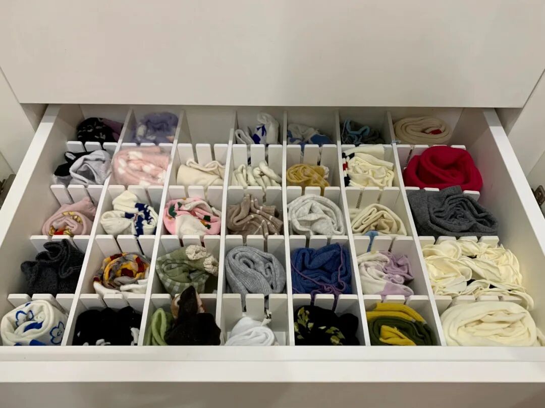 被中年阿姨的“衣柜收纳”折服了,换个思路,家里就井井有条!_被中年阿姨的“衣柜收纳”折服了,换个思路,家里就井井有条!_