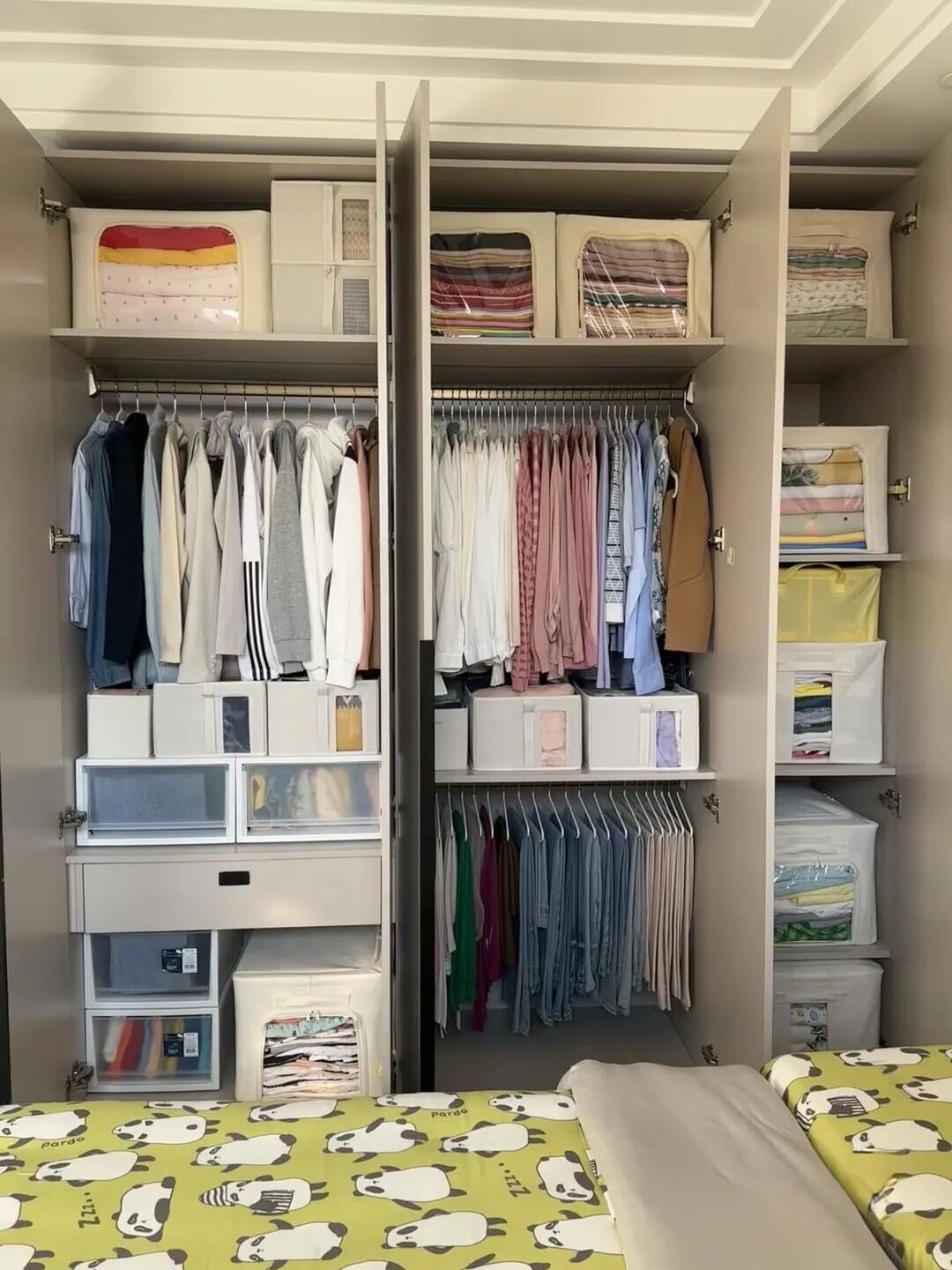 被中年阿姨的“衣柜收纳”折服了,换个思路,家里就井井有条!__被中年阿姨的“衣柜收纳”折服了,换个思路,家里就井井有条!