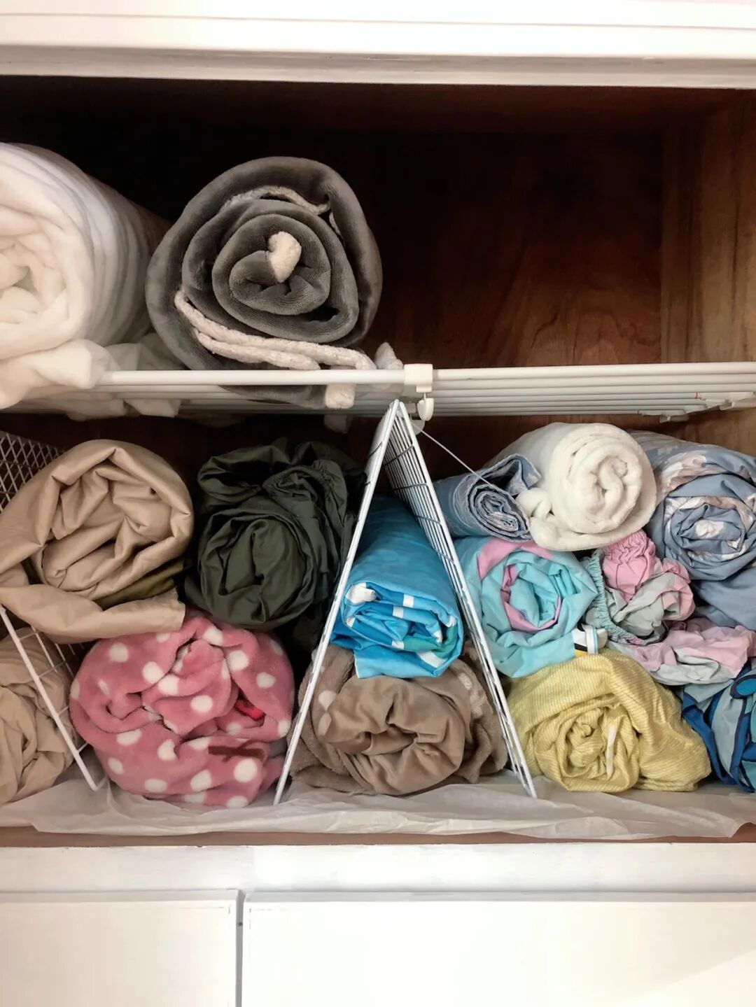 被中年阿姨的“衣柜收纳”折服了,换个思路,家里就井井有条!__被中年阿姨的“衣柜收纳”折服了,换个思路,家里就井井有条!