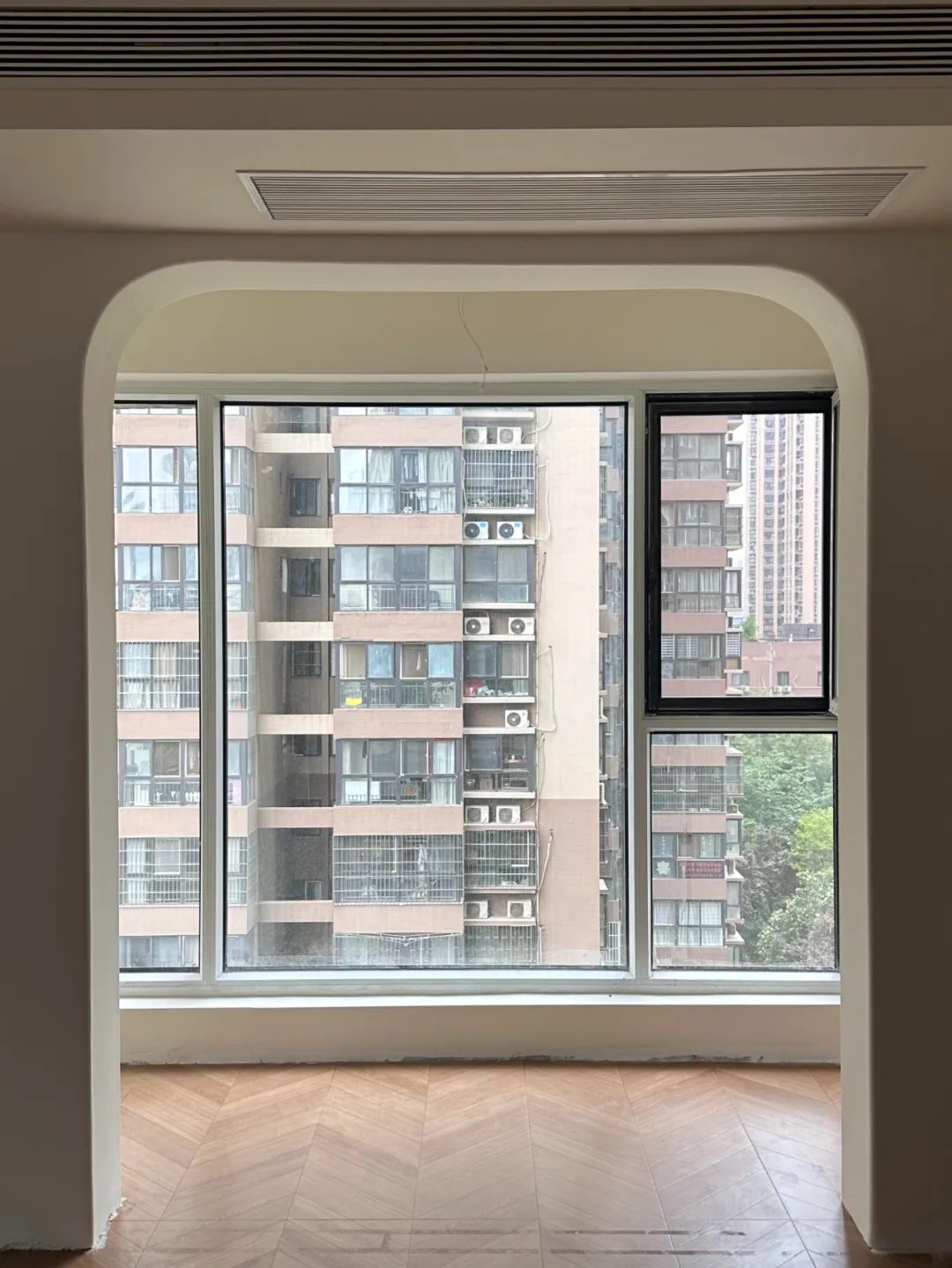 我把阳台两边的墙敲了怎么办_阳台两边墙可以拆除吗_