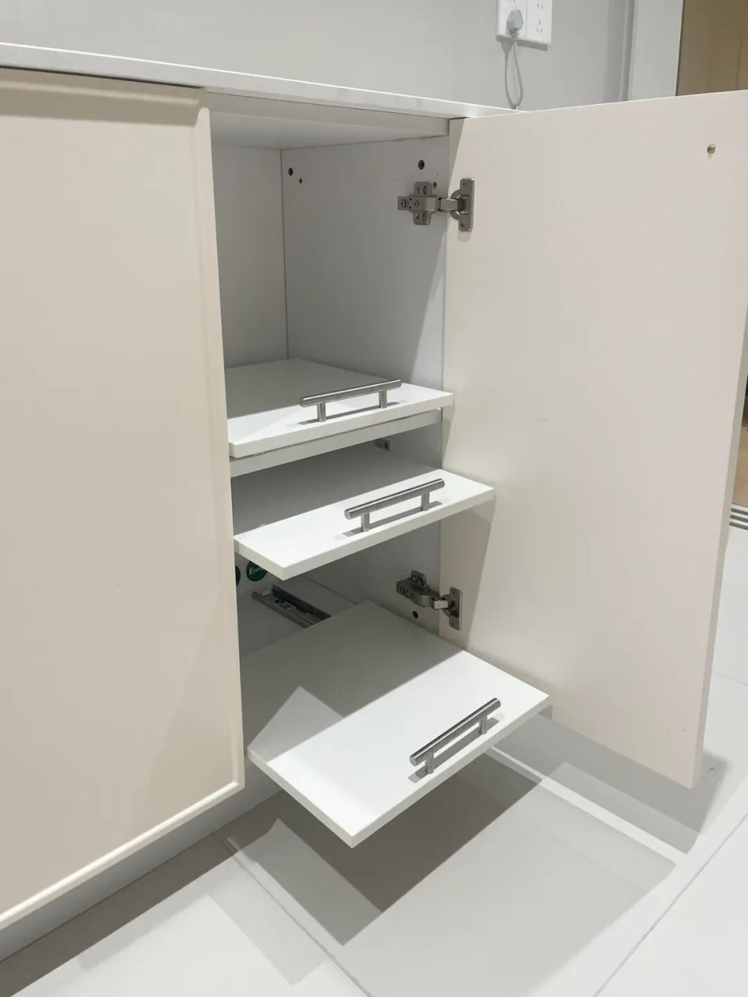 骗小萝莉邻居家里的_衣柜抽屉设计注意事项_