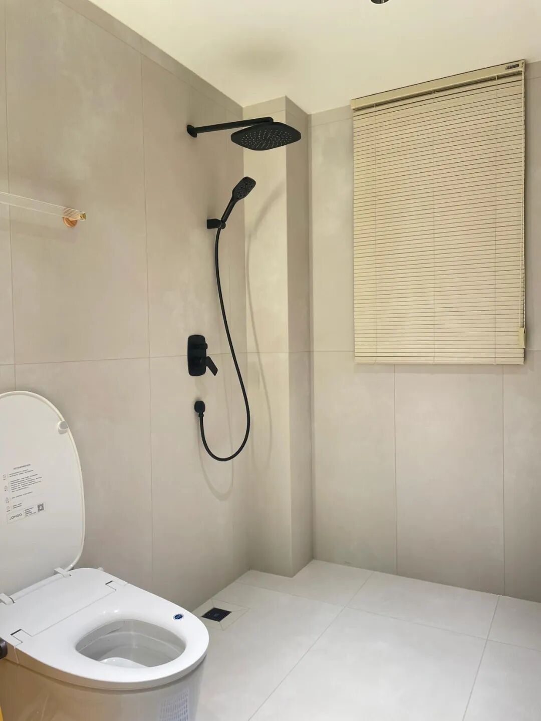 淋浴隔断玻璃怎么擦干净_淋浴玻璃隔断安装视频_