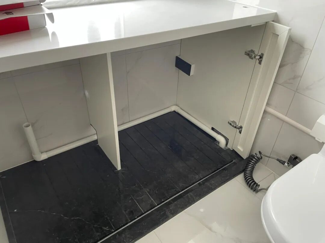 _淋浴玻璃隔断安装视频_淋浴隔断玻璃怎么擦干净