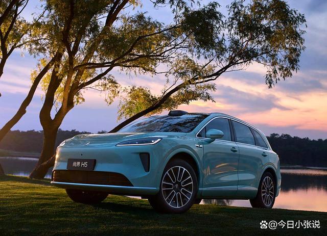 华为联手五菱打出“王炸”!10万级SUV标配顶级智驾,汽车市场要变天-有驾