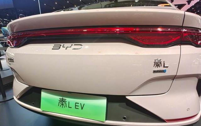 比亚迪祭出王炸，月销八千竟被定义不合格，12万云辇版能否靠硬核配置翻盘-有驾