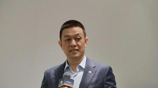 蔚来亏损破千亿，用户犹豫买车，新款车型成关键-有驾