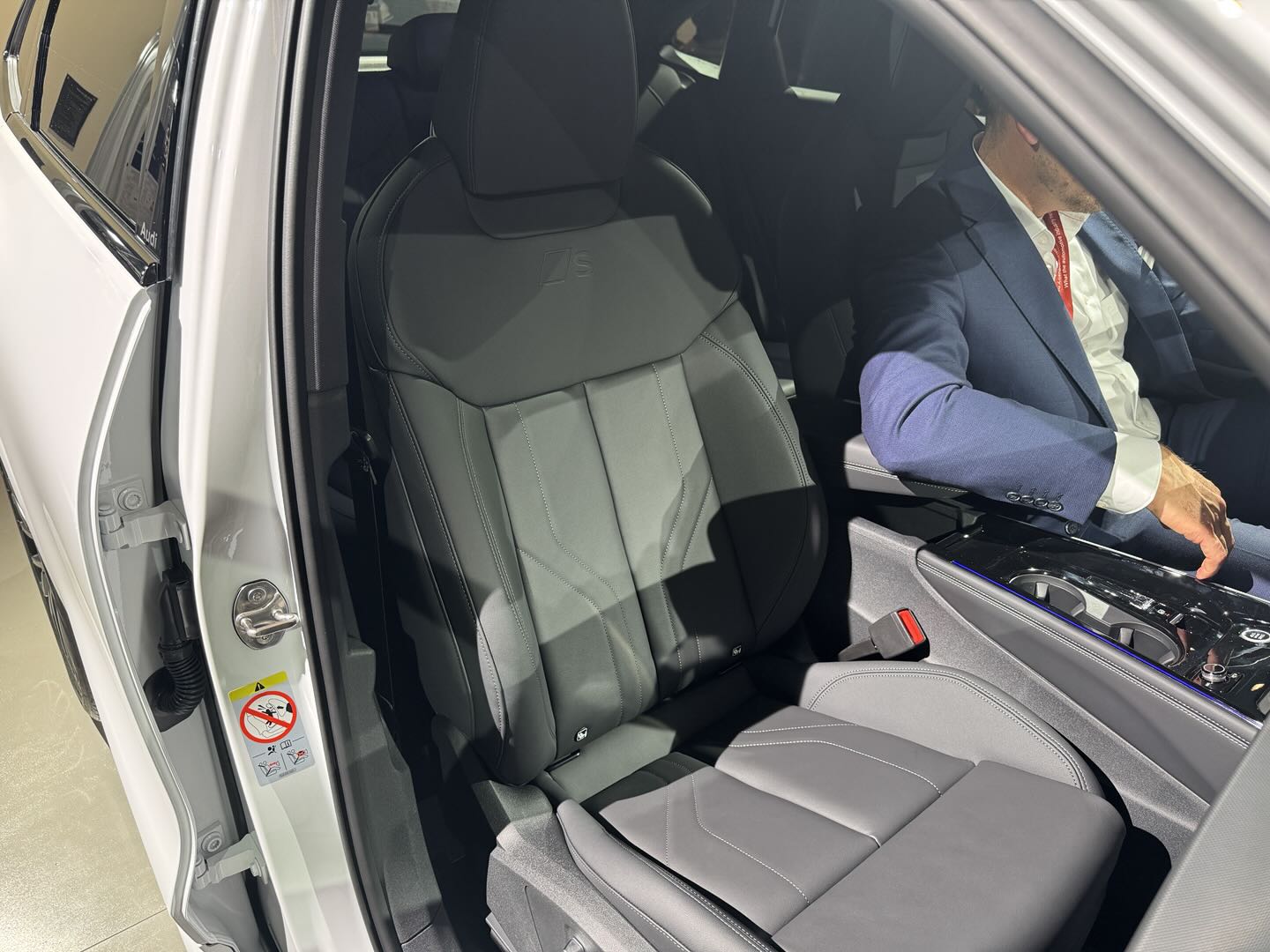 2021慕尼黑车展宝马_宝马慕尼黑总部照片_