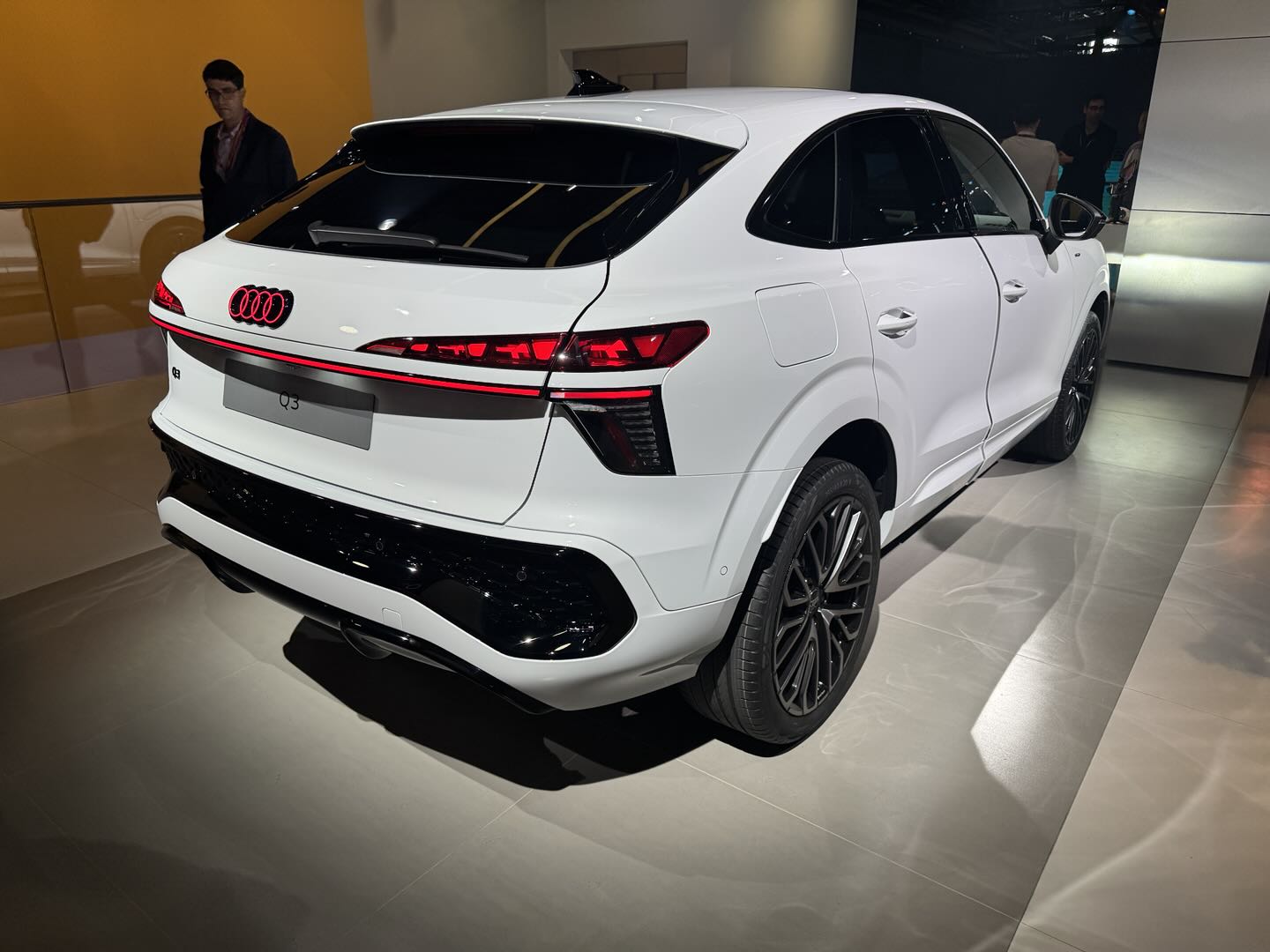 宝马慕尼黑总部照片__2021慕尼黑车展宝马