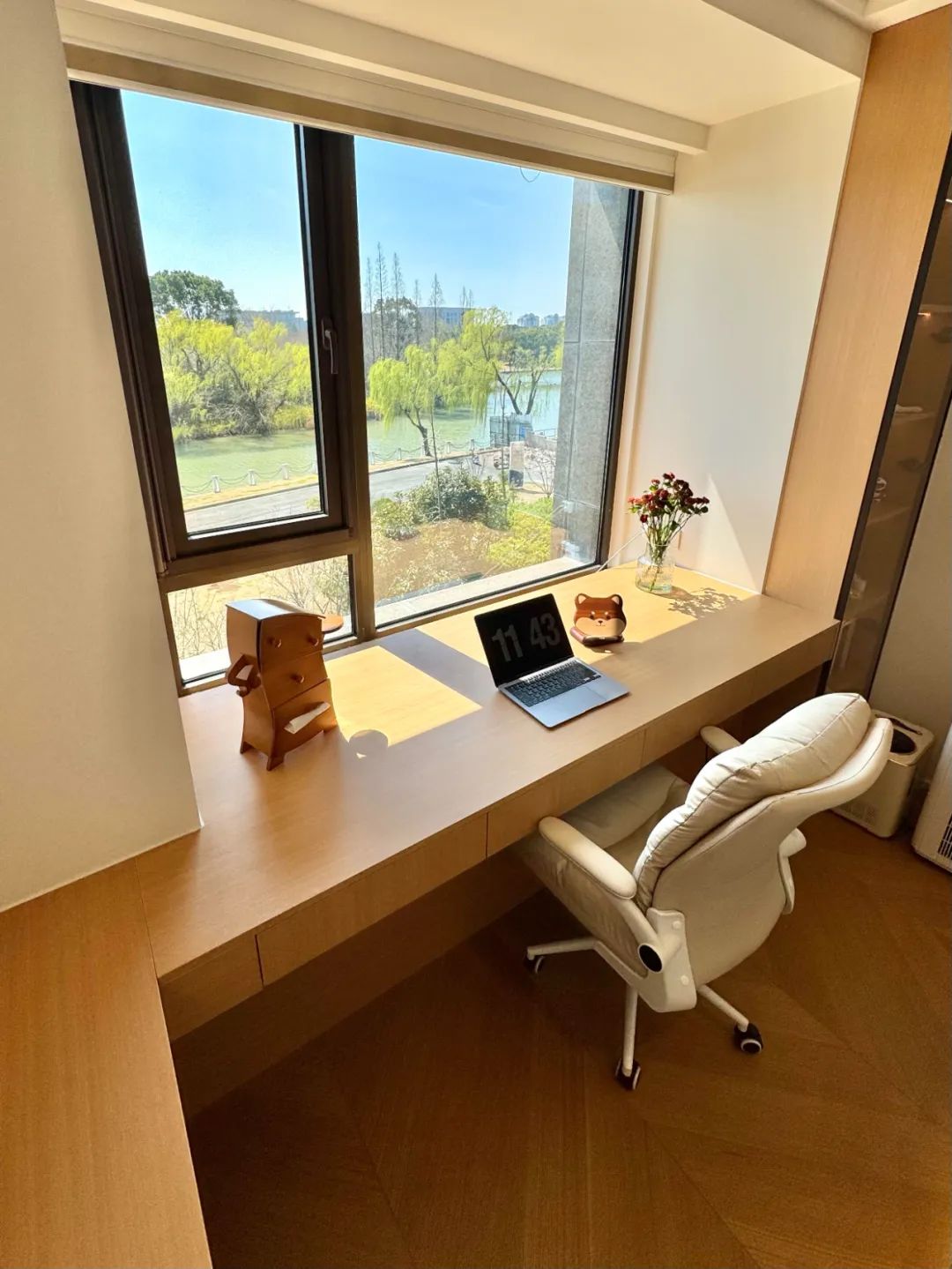 被年轻人家的“飘窗设计”惊到了!打开思路后,直接就多了半间房_被年轻人家的“飘窗设计”惊到了!打开思路后,直接就多了半间房_