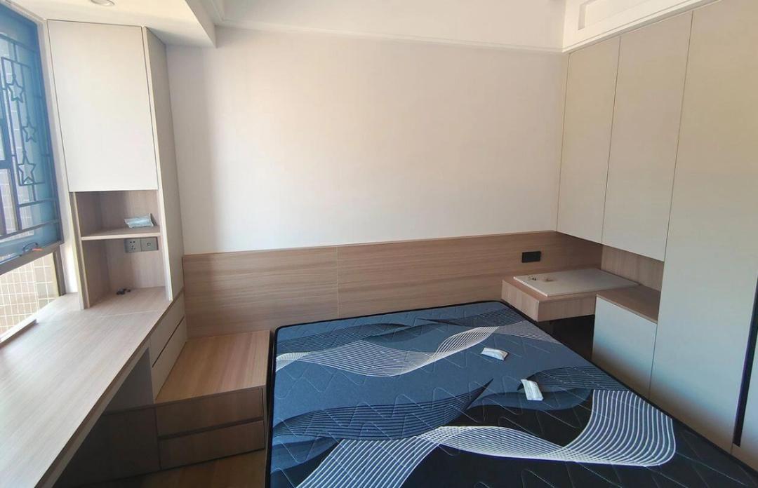 _被年轻人家的“飘窗设计”惊到了!打开思路后,直接就多了半间房_被年轻人家的“飘窗设计”惊到了!打开思路后,直接就多了半间房