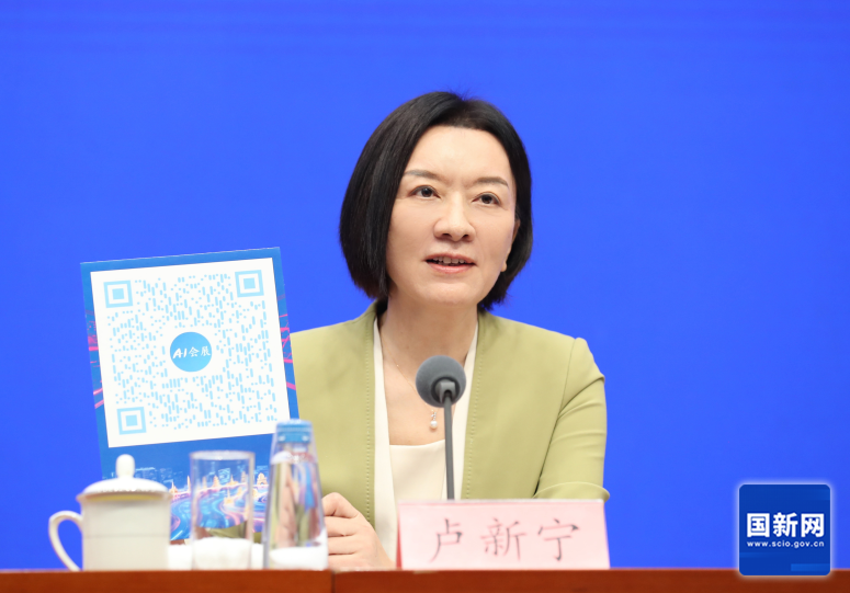 广西壮族自治区党委常委、副主席卢新宁。徐想 摄