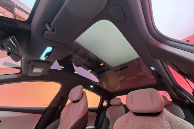 高颜值科技新物种 静态体验深蓝L06