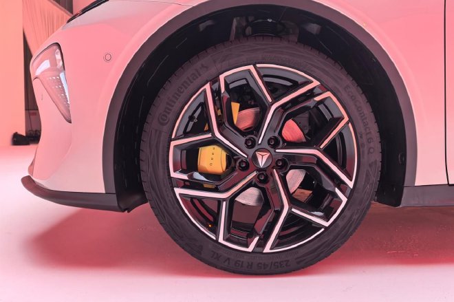 高颜值科技新物种 静态体验深蓝L06