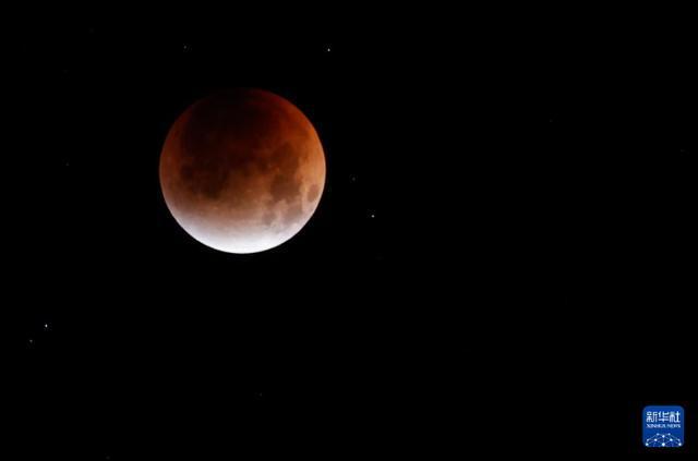 月亮脸红了是什么意思_月亮脸红了_