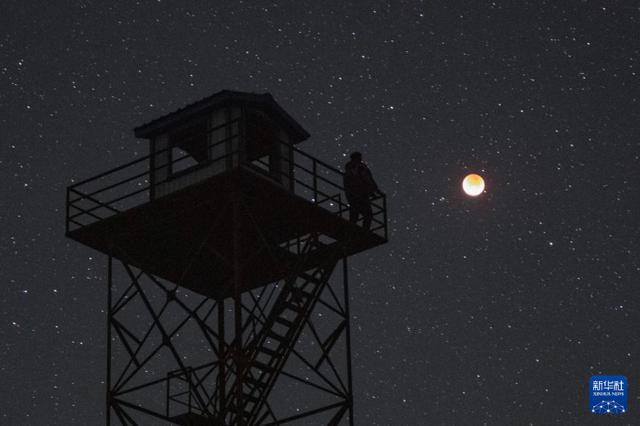 月亮脸红了是什么意思__月亮脸红了