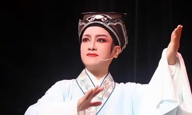 49岁孟再平骤逝:百万抗癌针无效!迈巴赫车队开道,独子却赤脚背草鞋-有驾