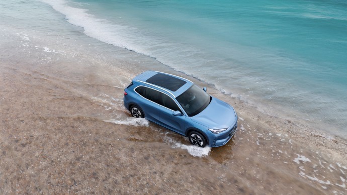 吉利银河限量版suv_吉利电动汽车银色suv_