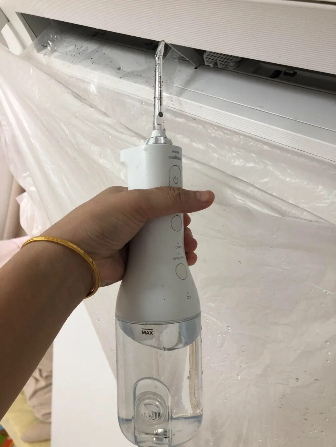 被年轻人“生活鬼点子”折服了！看似离谱，却解决了不少生活痛点_被年轻人“生活鬼点子”折服了！看似离谱，却解决了不少生活痛点_