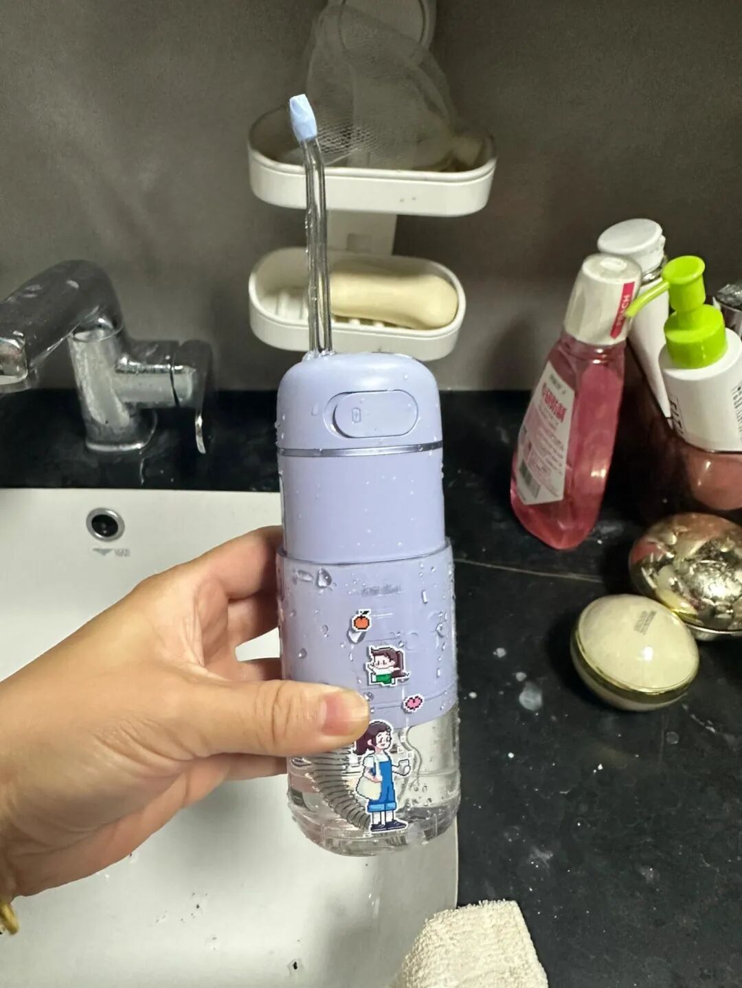 被年轻人“生活鬼点子”折服了！看似离谱，却解决了不少生活痛点__被年轻人“生活鬼点子”折服了！看似离谱，却解决了不少生活痛点