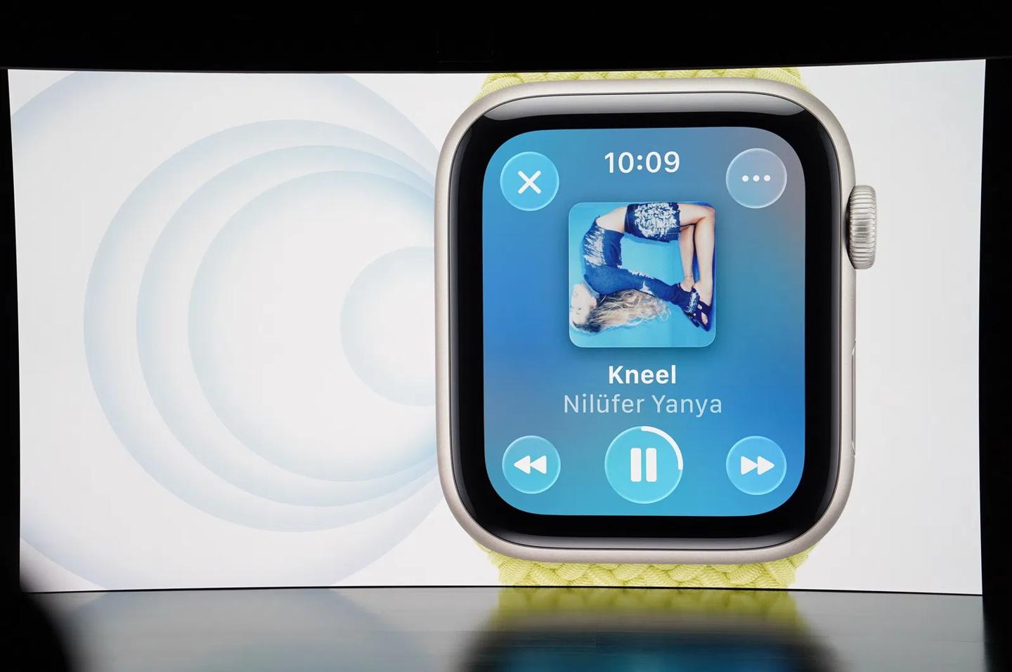 2020苹果智能手表发布_苹果发布新款手表se_